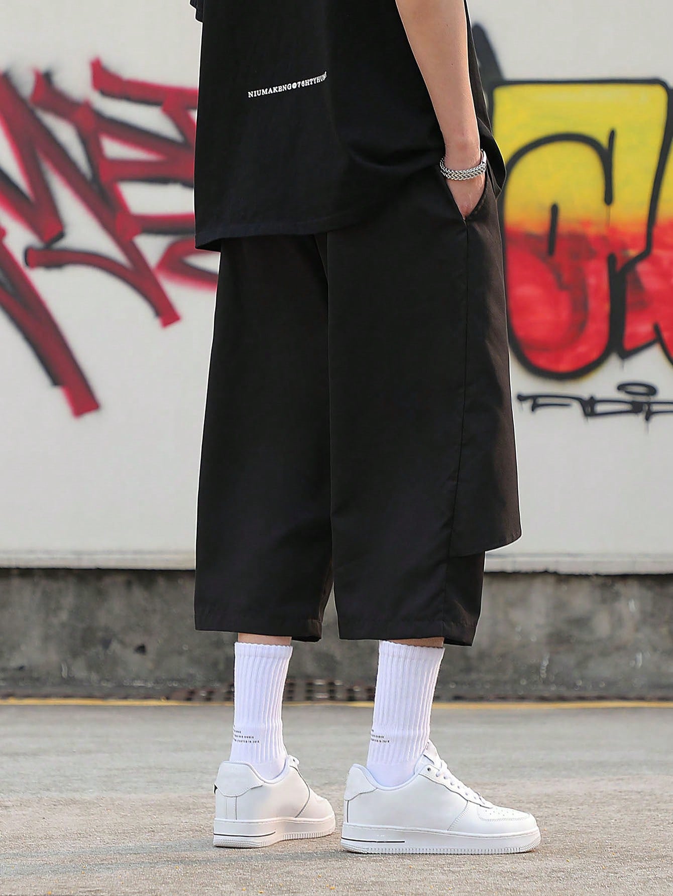 Tulip Hem Capris Pants